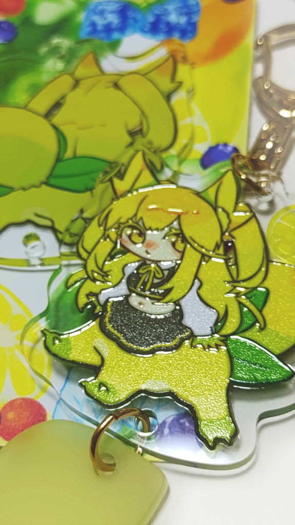 ベリィキッスアクリルキーホルダー