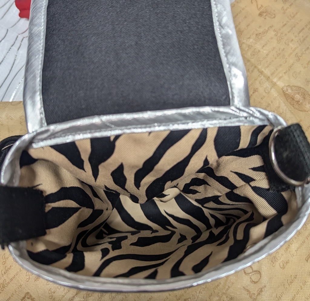 スマホショルダー風ペンライトポーチ sideM THE虎牙道衣装イメージ