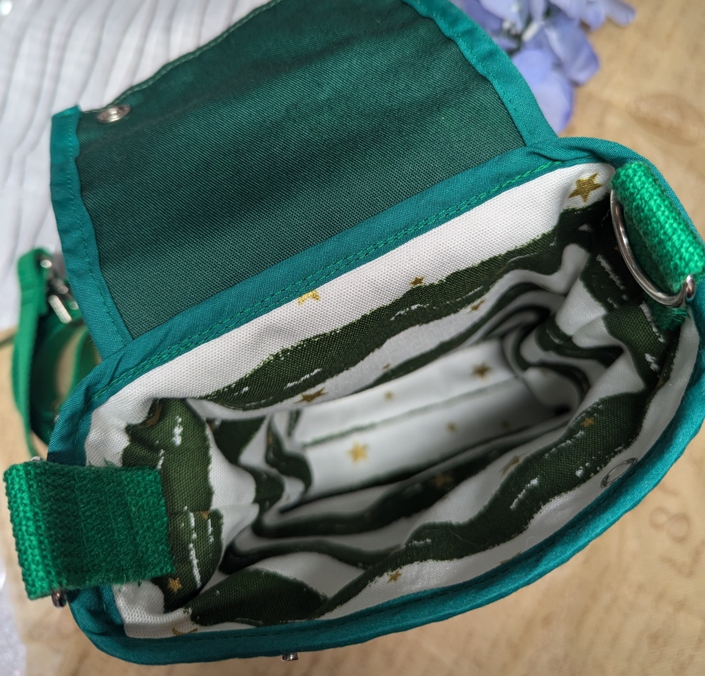 スマホショルダー風ペンライトポーチ sideM FRAME衣装イメージ