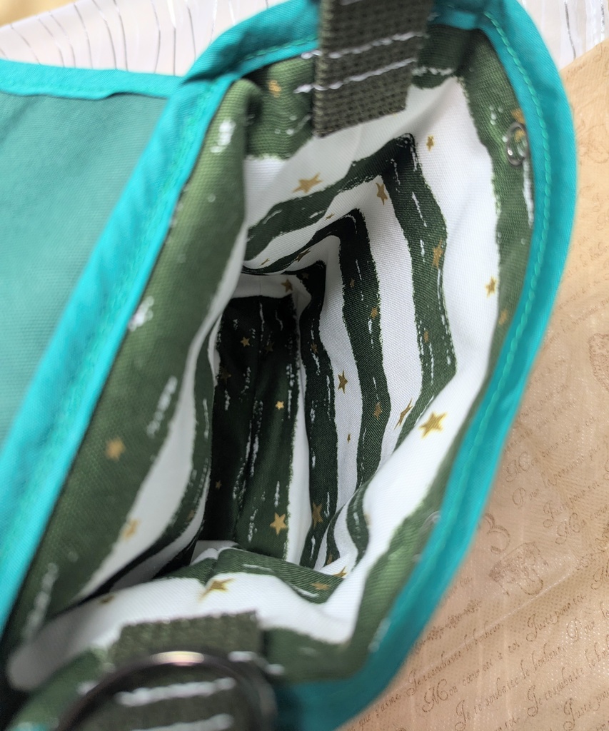 sideM FRAME衣装モチーフ ペンラポーチ