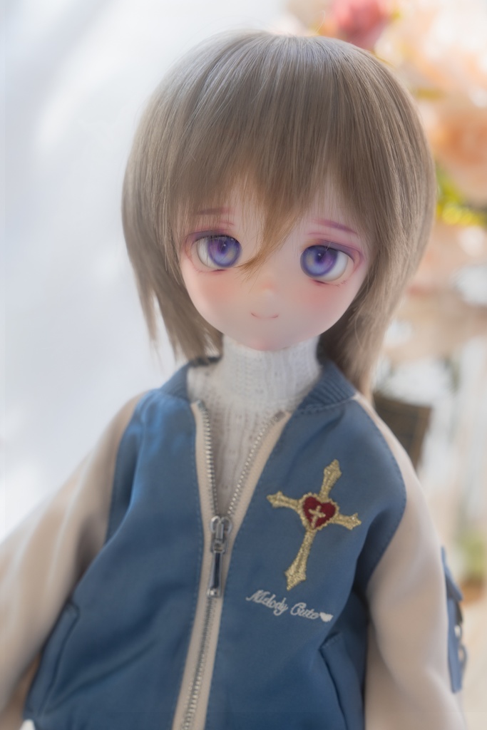 DDH-28（セミホワイト肌）カスタムヘッド＋おまけアイ　ソフビ盛り難あり