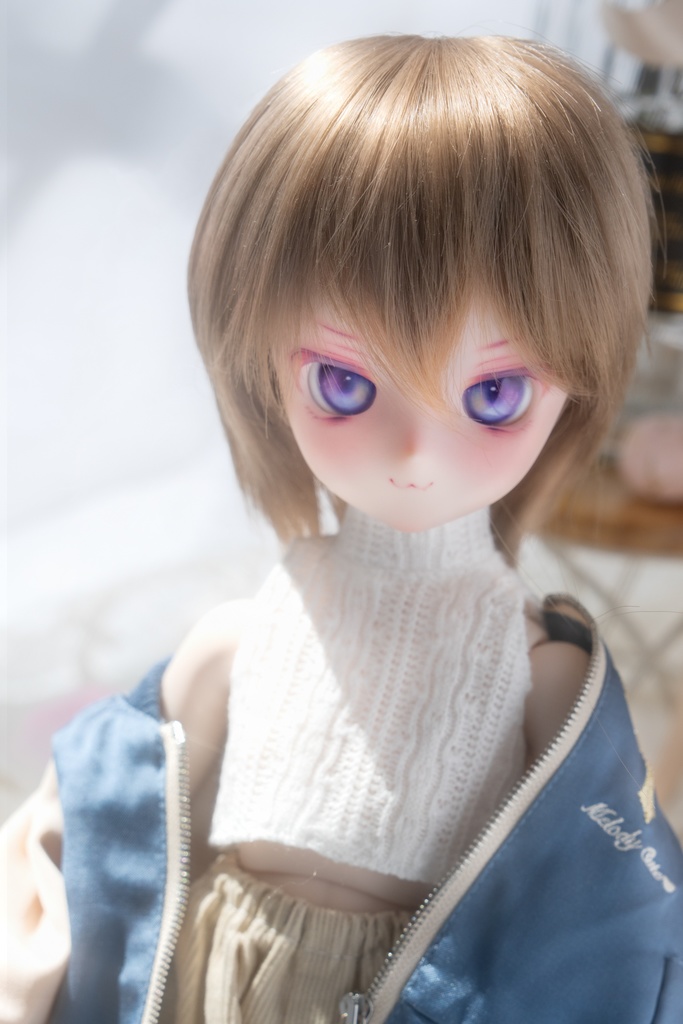 DDH-28（セミホワイト肌）カスタムヘッド＋おまけアイ　ソフビ盛り難あり