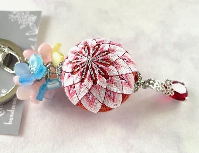 赤ピンク紫陽花のキーホルダー