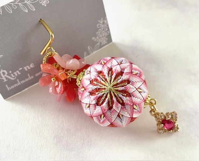 赤ピンク紫陽花のポニーフック①