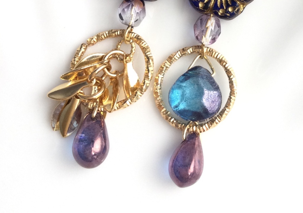 夜に咲く青 美しいブルー華やぐチェコビーズのピアス/イヤリング