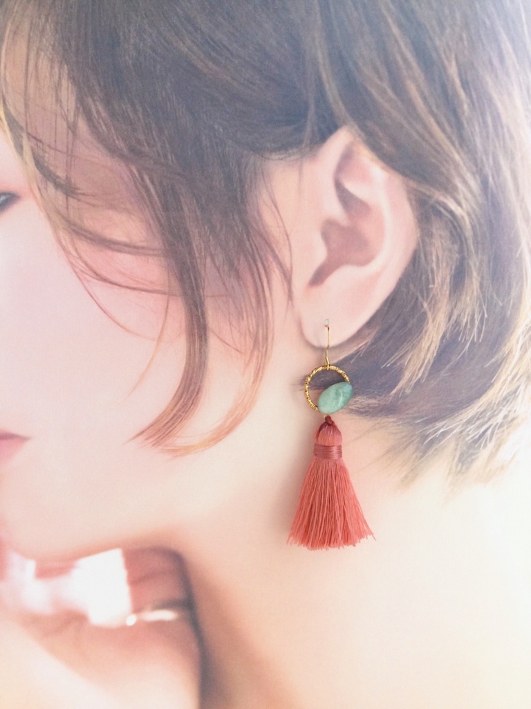 ーGreen Ashー 水彩×くすみカラー レジンパーツのタッセルピアス/イヤリング