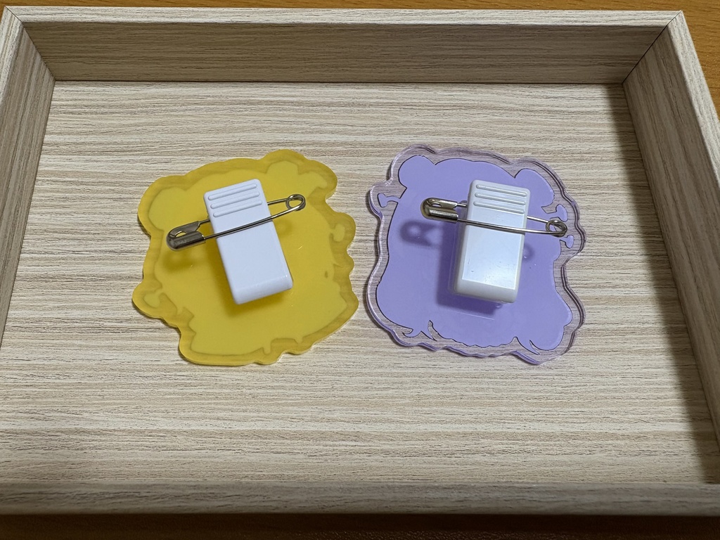 アクリルバッジ