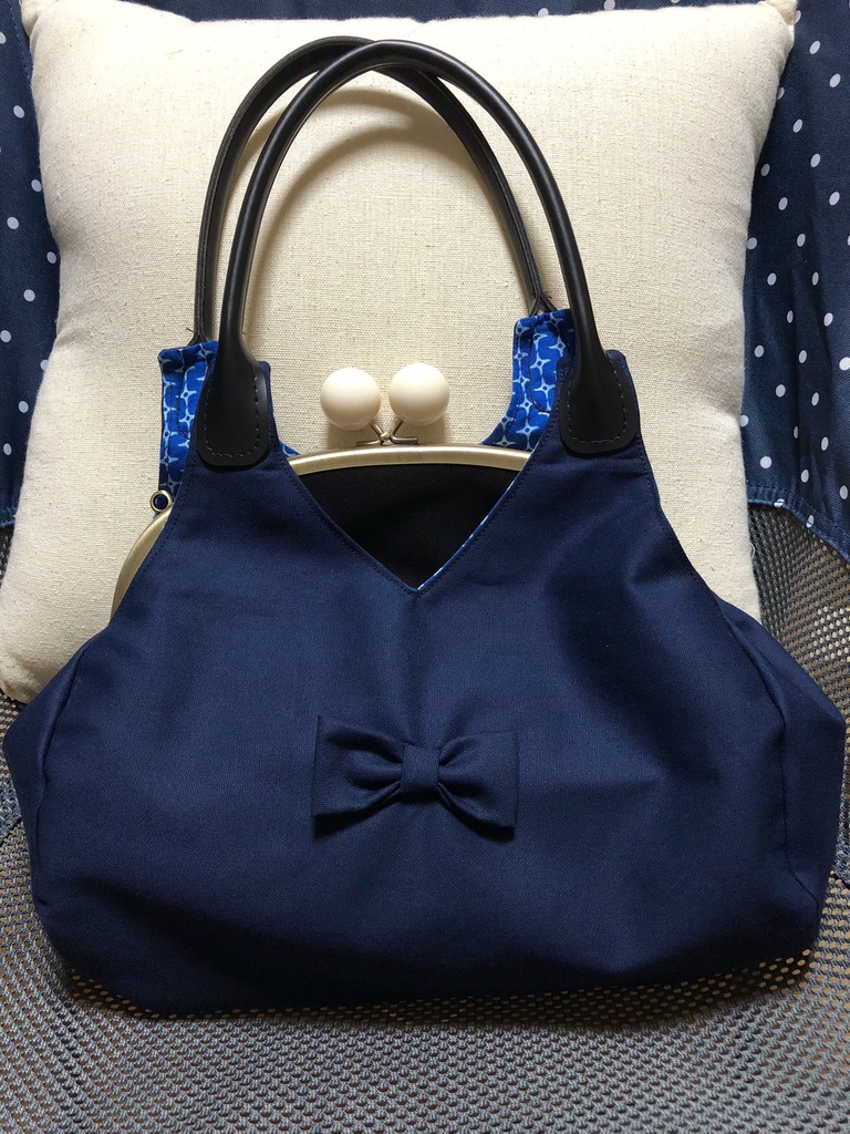 制服風がま口ハンドバッグ