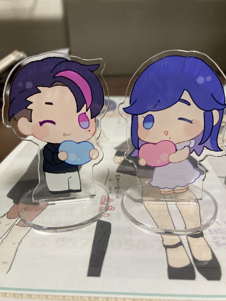 かわいい帳のアクリルフィギュア