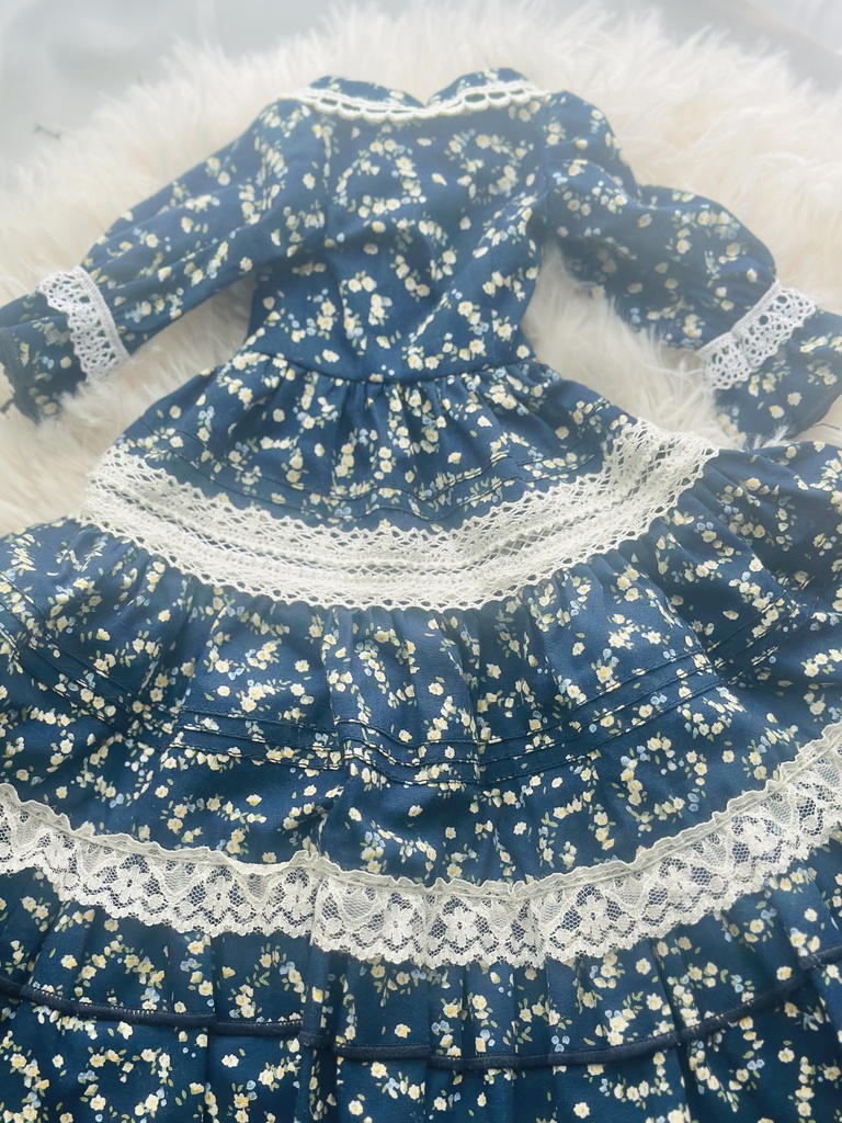 クラシカル花柄ワンピース