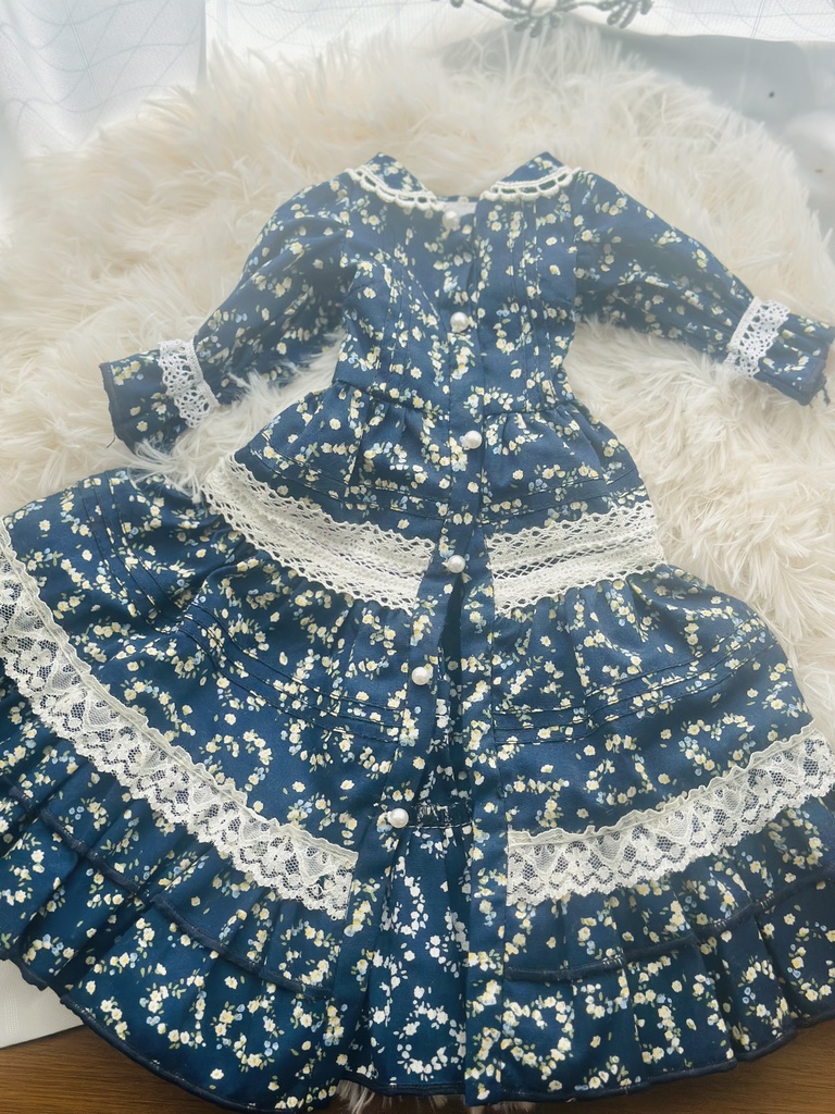 クラシカル花柄ワンピース