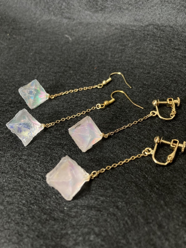 オーロラオクタヘドロン ピアス・イヤリング