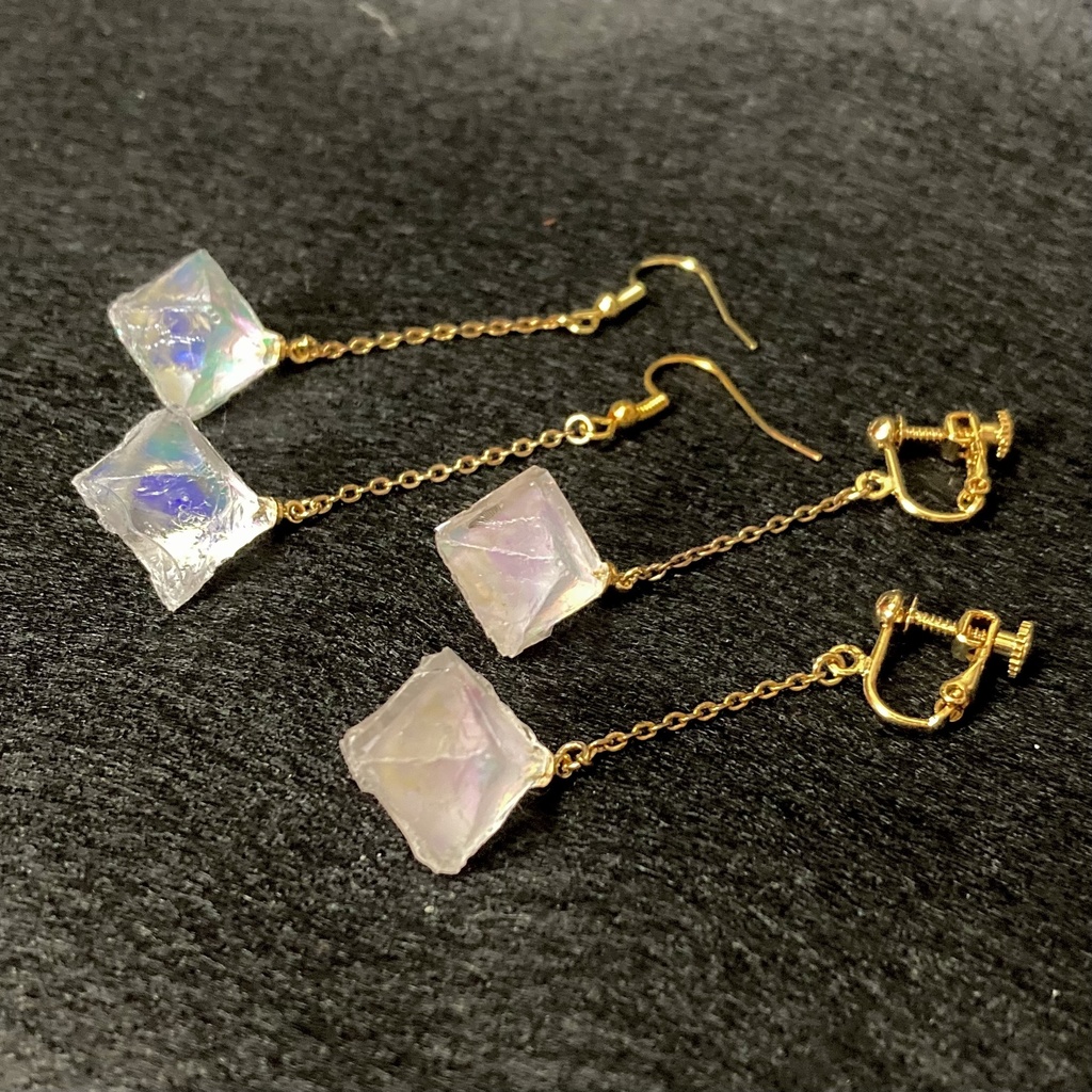 オーロラオクタヘドロン　ピアス・イヤリング