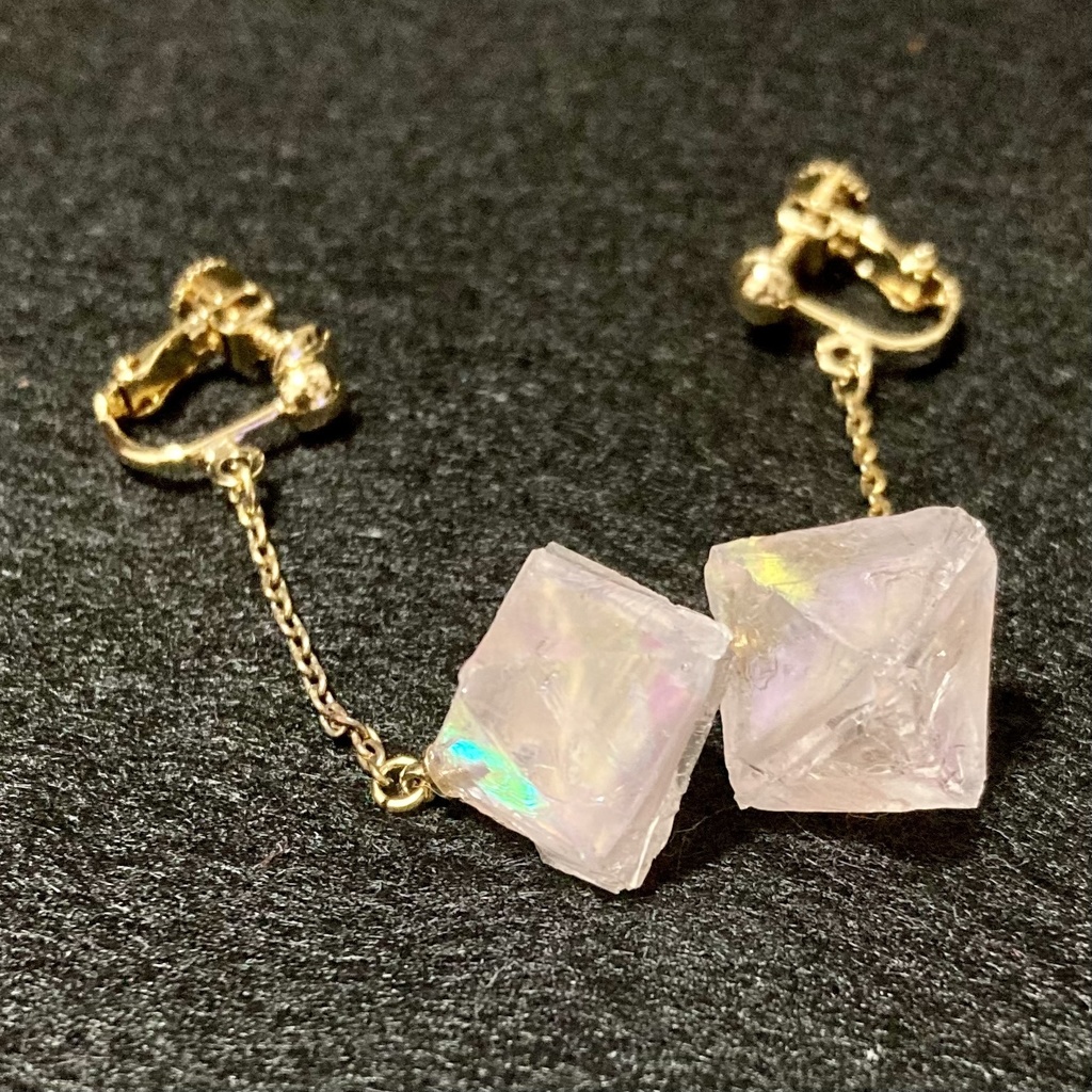 オーロラオクタヘドロン ピアス・イヤリング