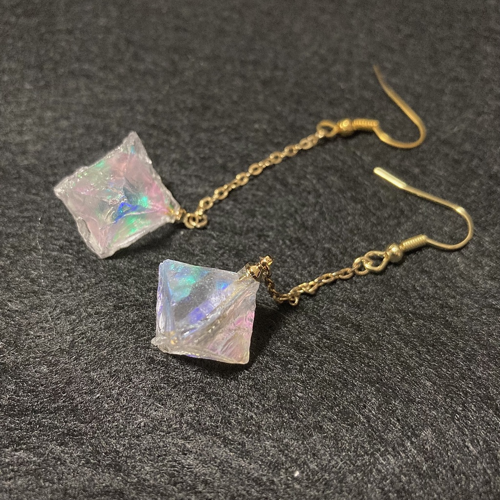 オーロラオクタヘドロン ピアス・イヤリング