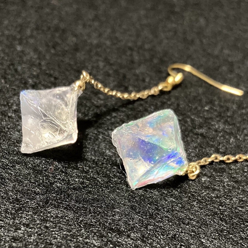 オーロラオクタヘドロン ピアス・イヤリング