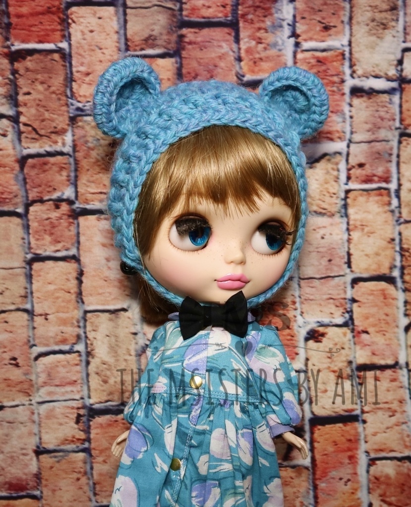 手編みニット帽　(ブルー　くまさん)   Hand-knitted hat (blue bear)