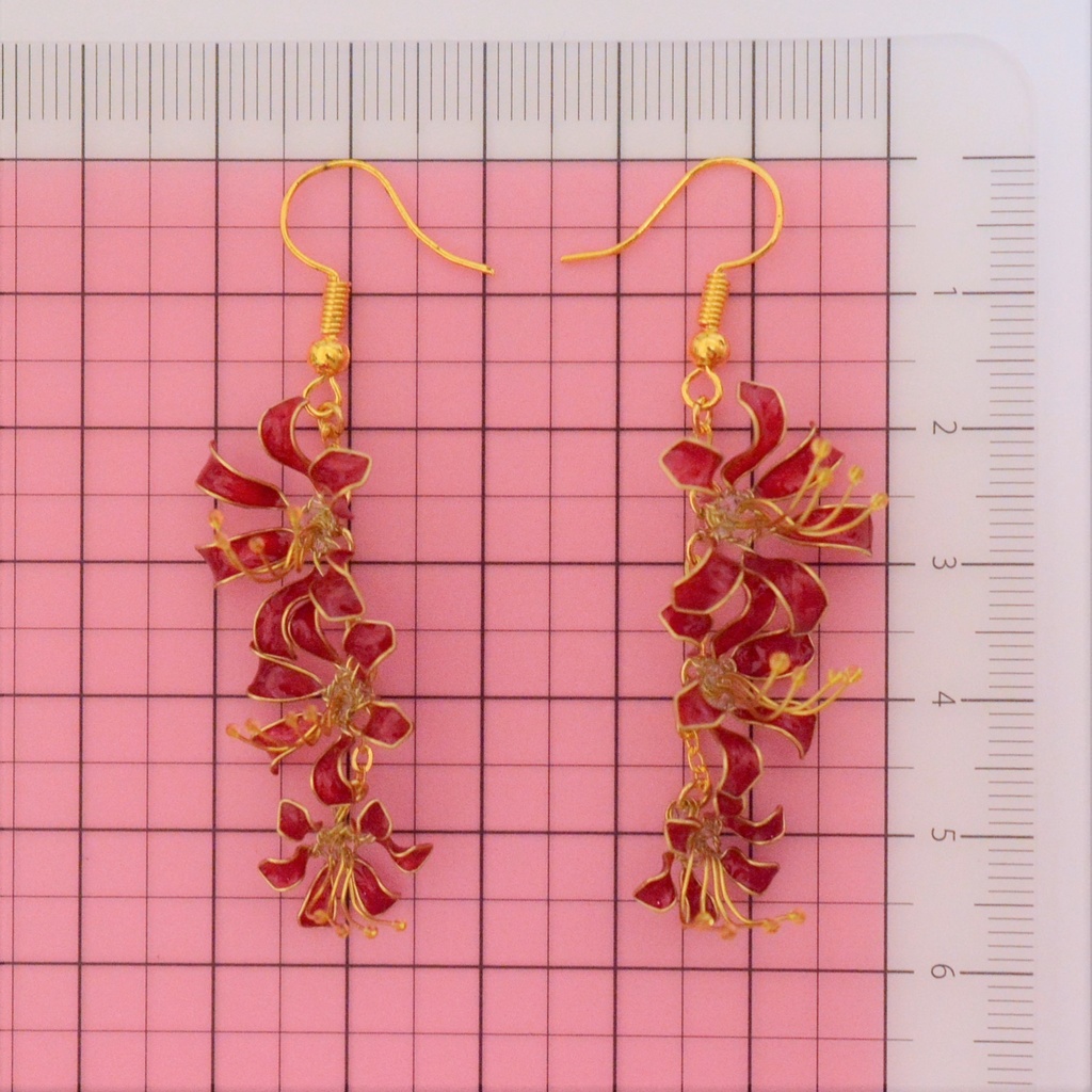彼岸花のピアス・イヤリング