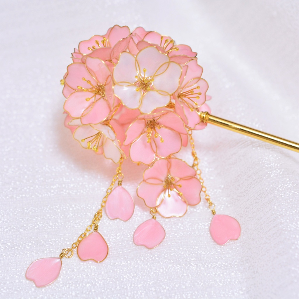 桜の簪 [髪飾り、和装、前撮りなどに] FukuFurawaaa-小さなお花屋さん- BOOTH