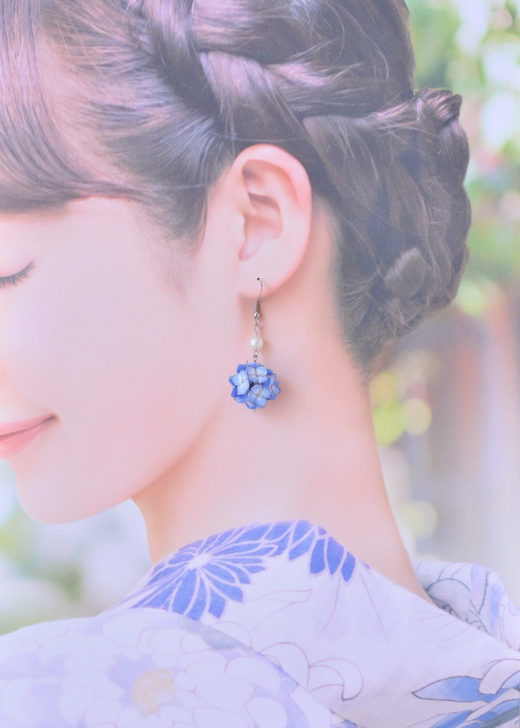 あじさいのコロコロピアス・イヤリング ブルー