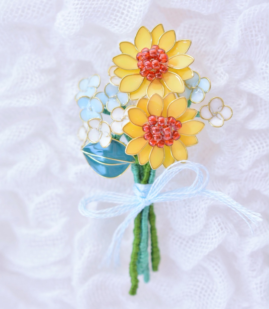 夏の贈り物 ひまわりの花束ブローチ