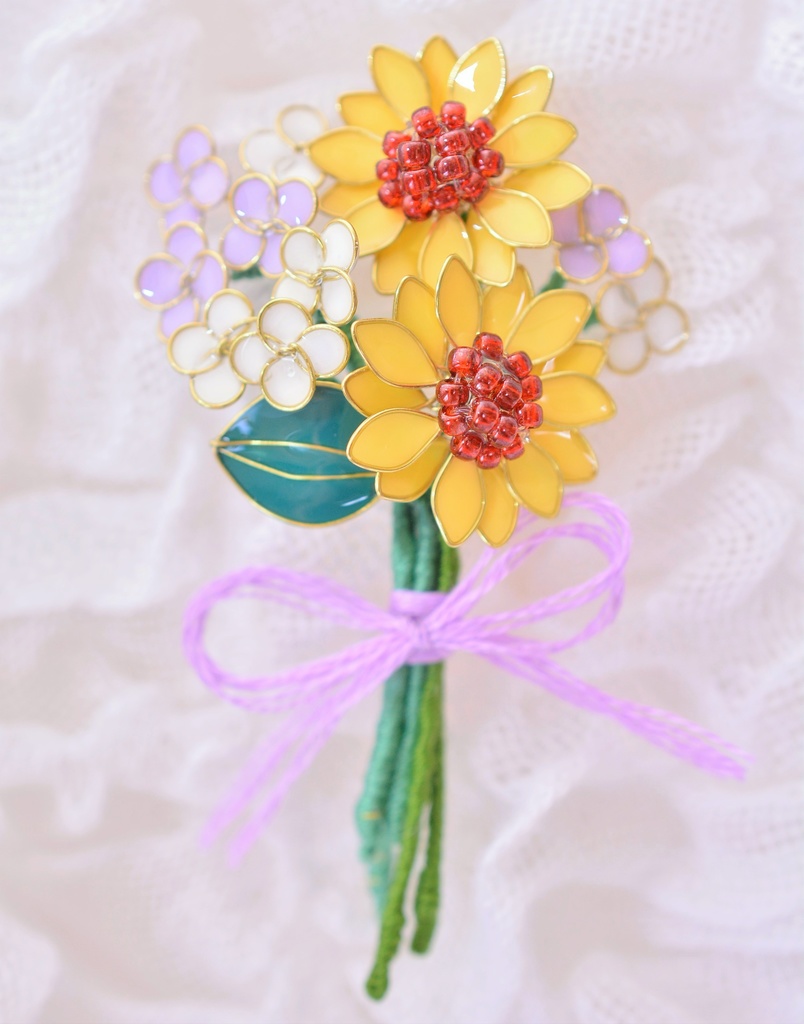 夏の贈り物 ひまわりの花束ブローチ