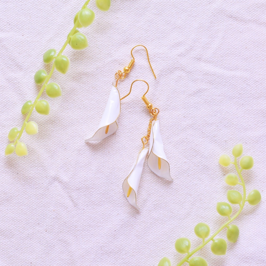 カラーリリーの麗しピアス・イヤリング