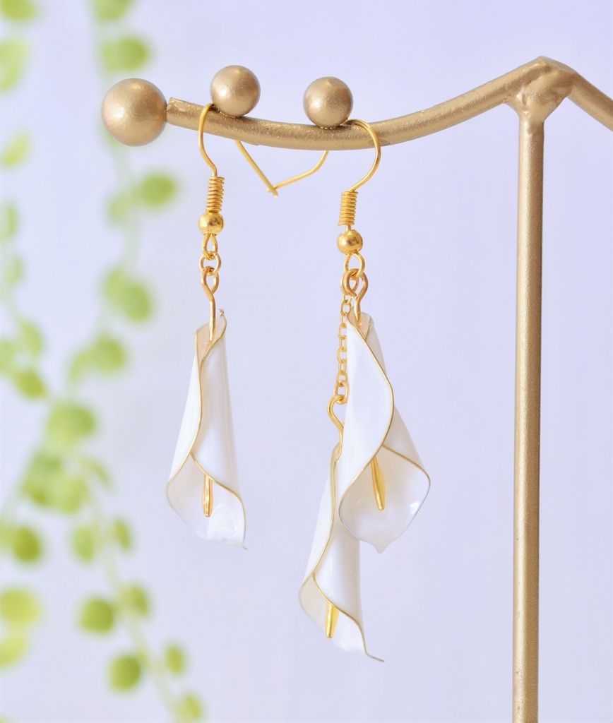 カラーリリーの麗しピアス・イヤリング