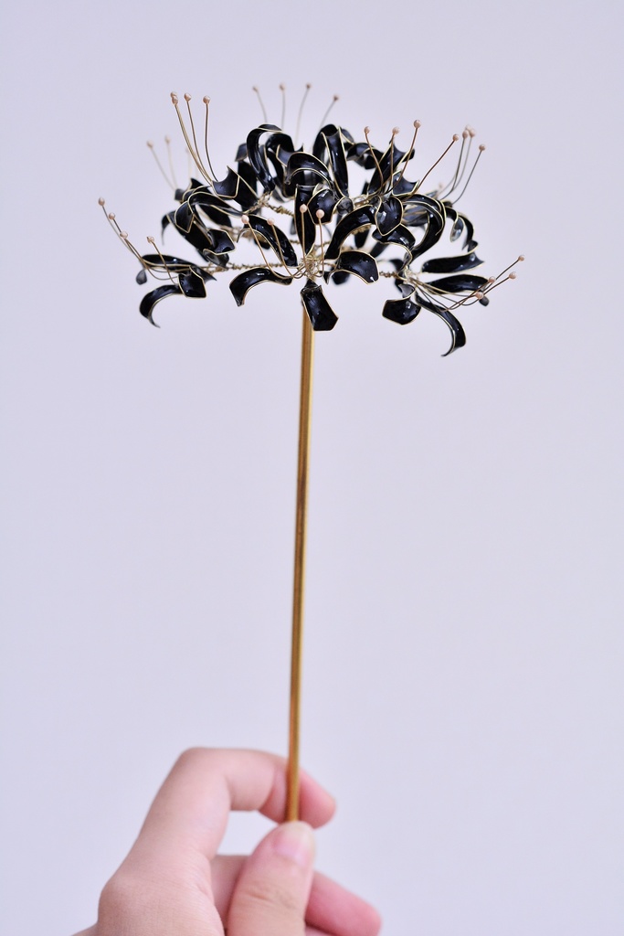 黒い彼岸花の簪*ヘアクリップに変更可能