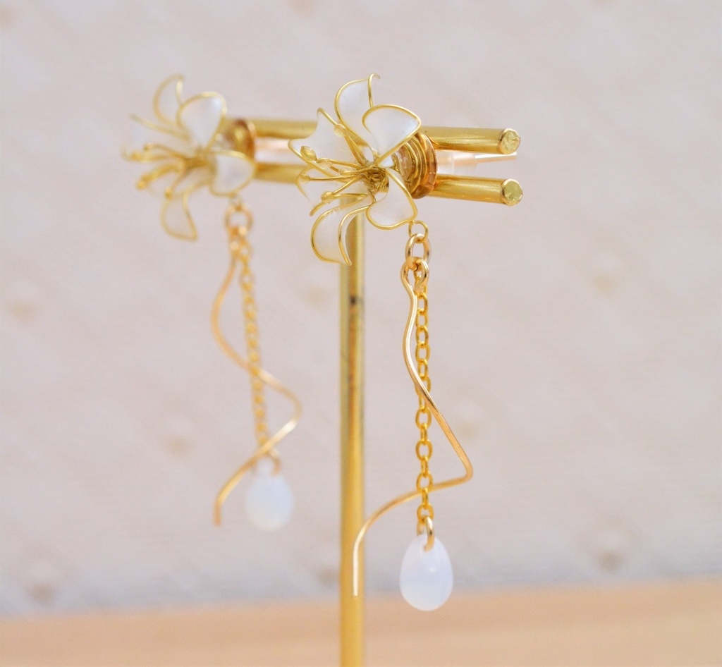 純白の白百合ピアス*イヤリング