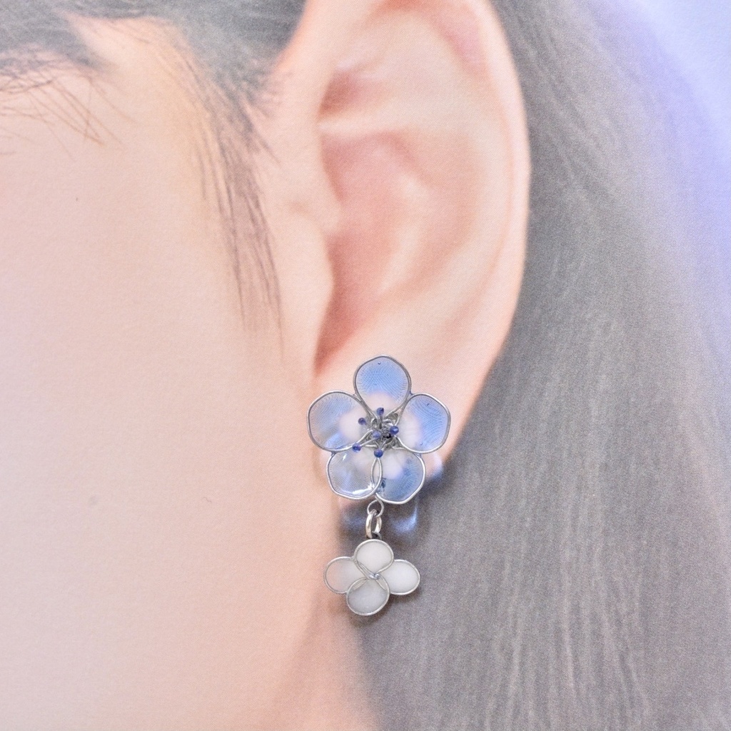 きらきらネモフィラのピアス・イヤリング