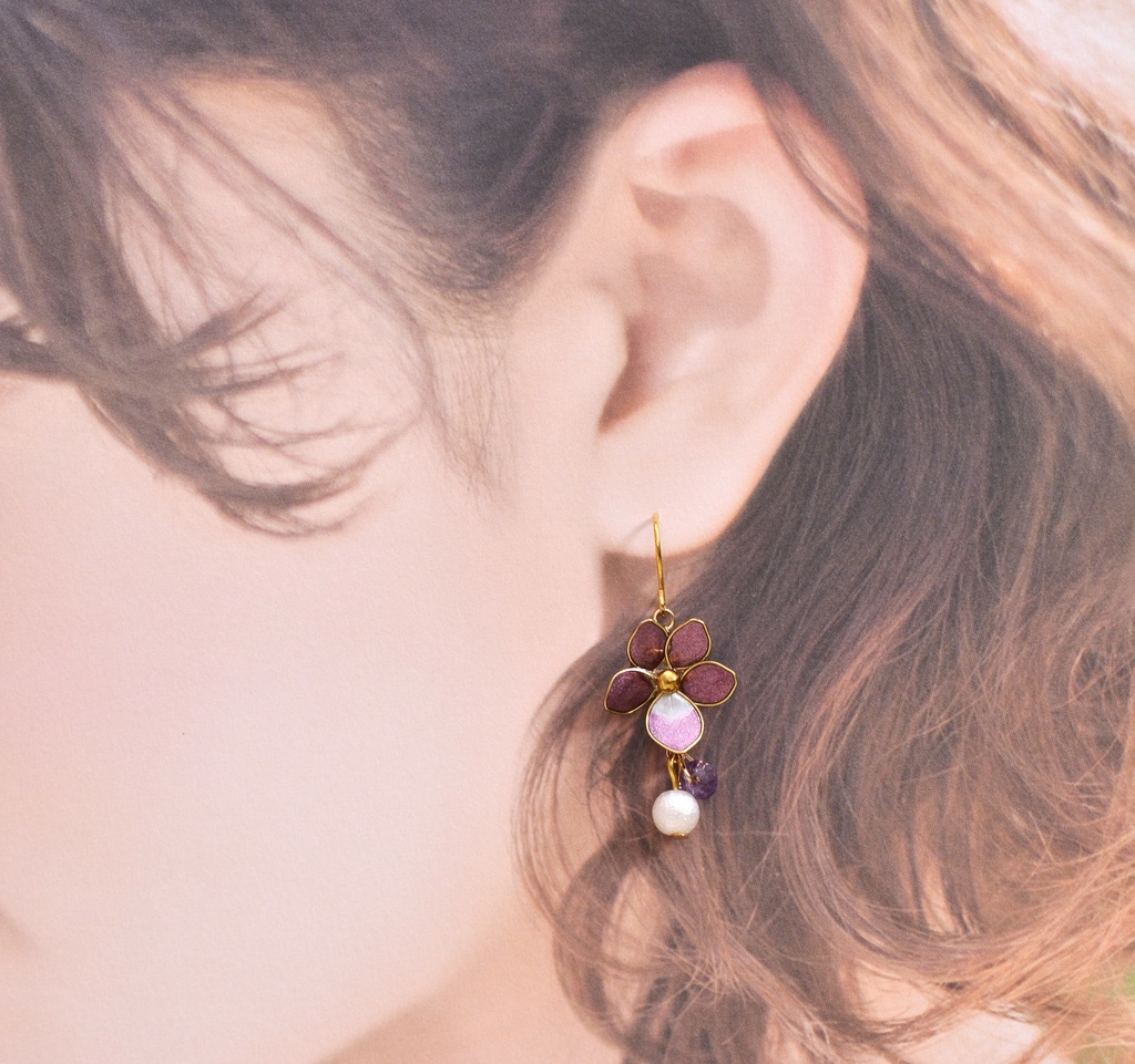 ちいさなスミレのピアス&イヤリング