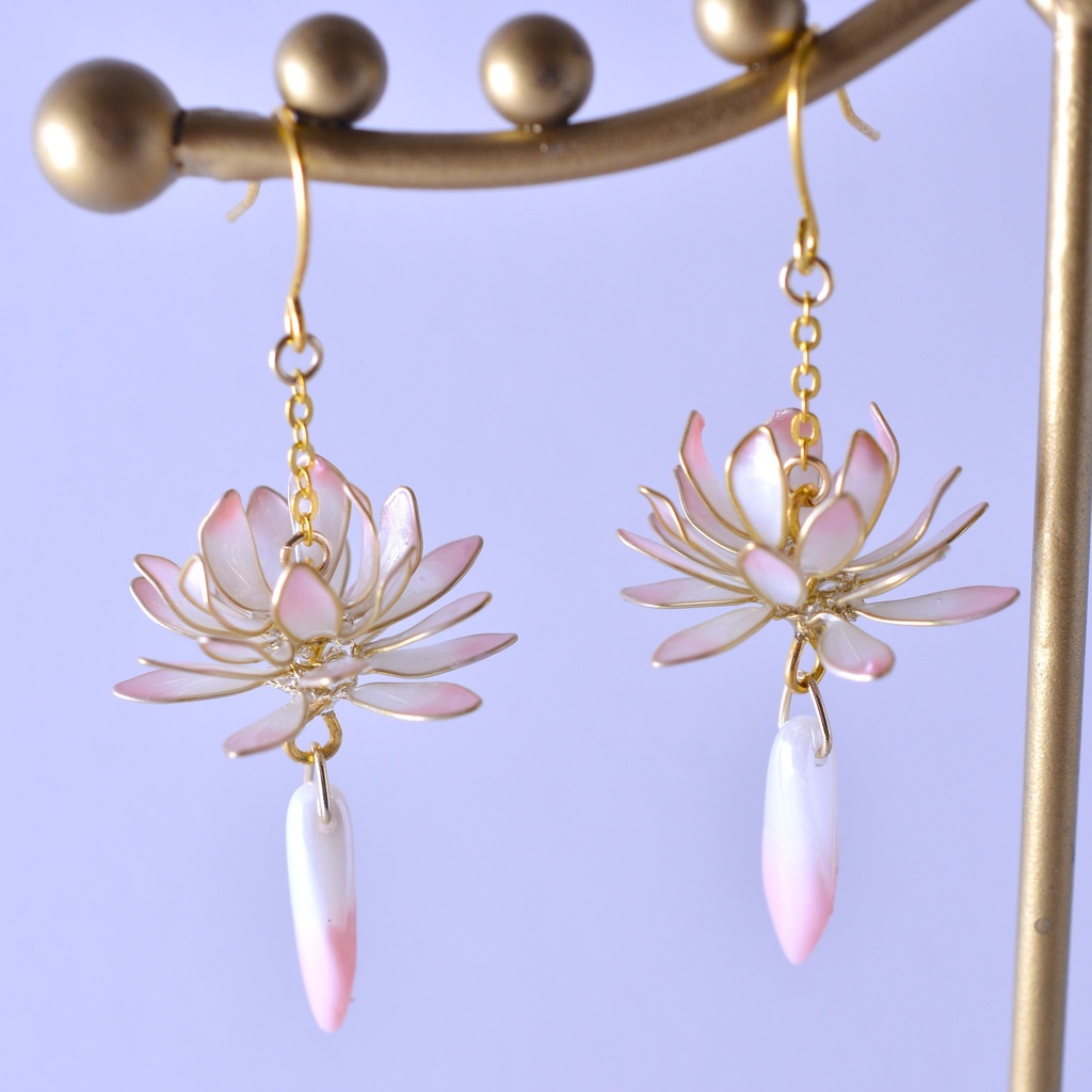 睡蓮(スイレン)のピアス、イヤリング