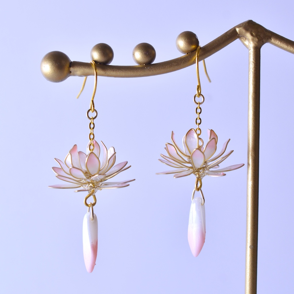 睡蓮(スイレン)のピアス、イヤリング