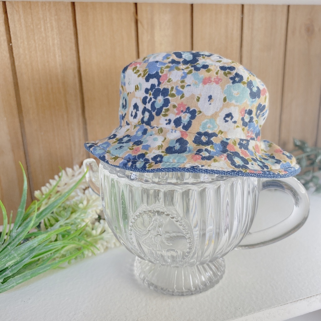 リバーシブルなバケットハット