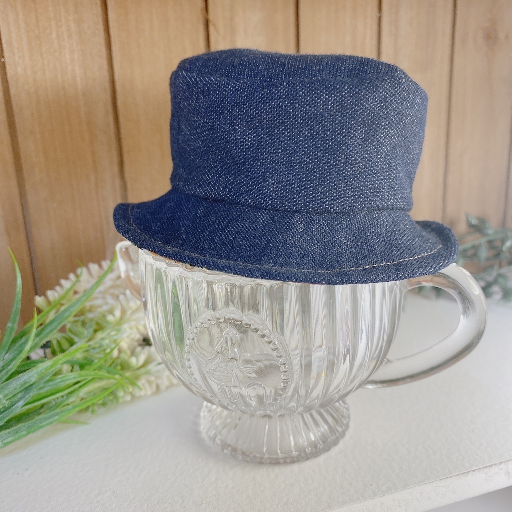 リバーシブルなバケットハット