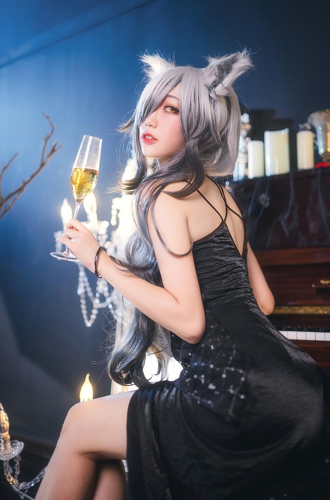 黑 一周年礼服