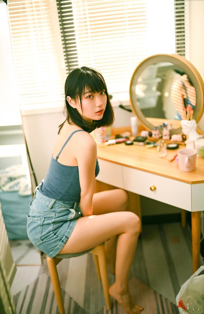 蓝色背心