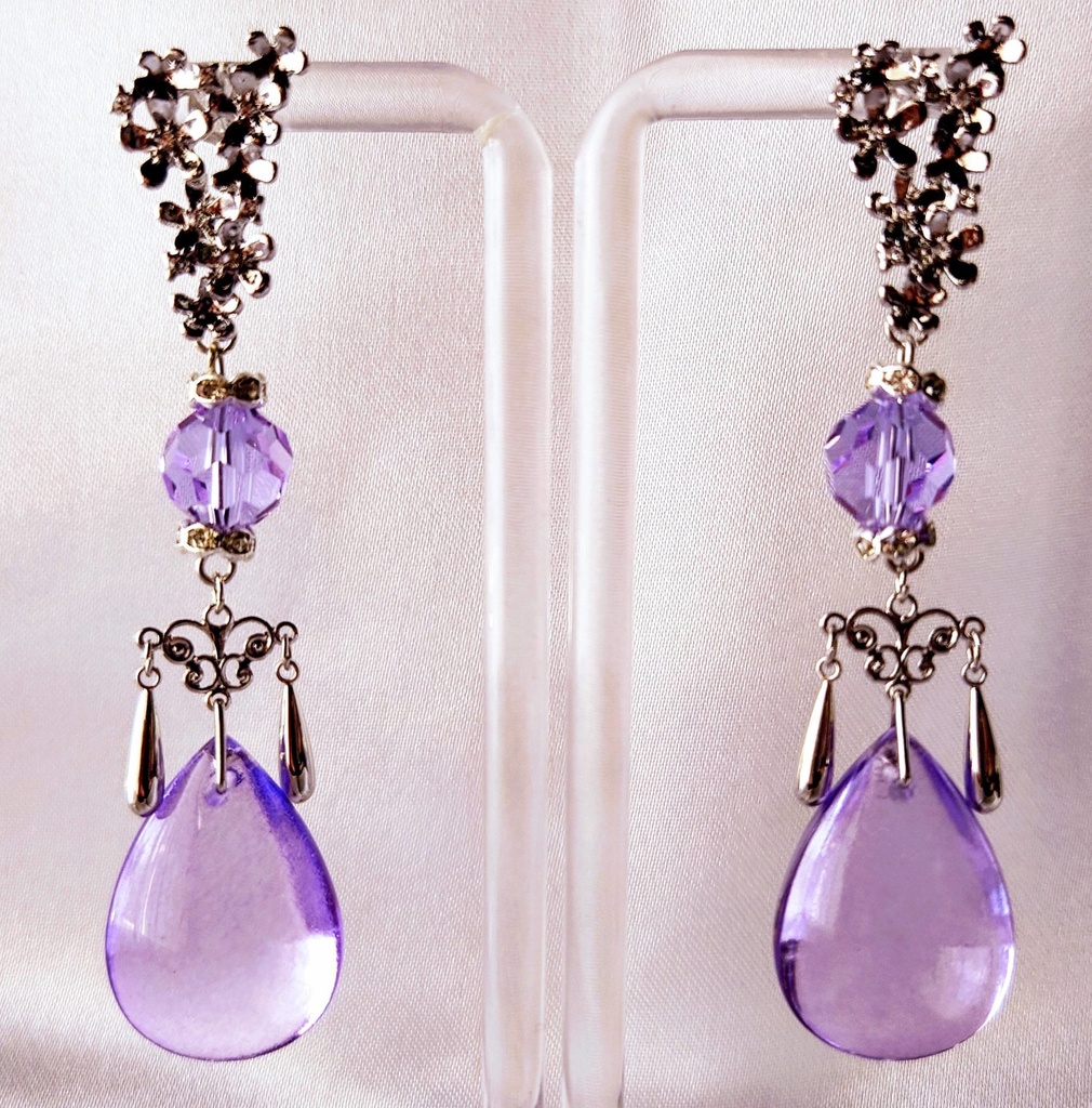 ガラスドロップ耳飾り