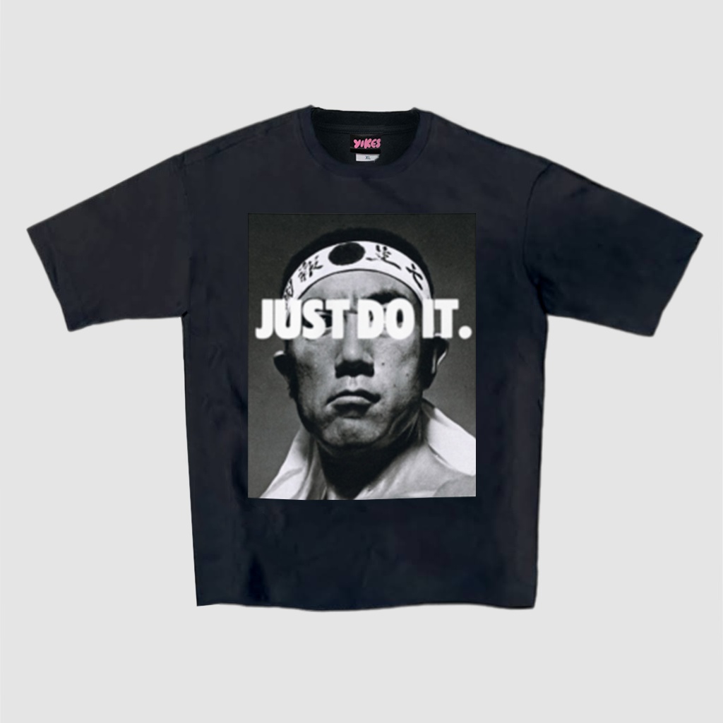 三島由紀夫　"JUST DO IT"　ビッグシルエット ブラック Tシャツ　 / Yukio Mishima Street Graphic Art　Oversized Black T-shirts【 by YIKES 】