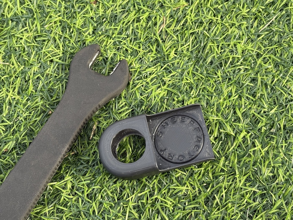 ロードバイク用クランクプロテクター型AirTagケース(ハードタイプ)