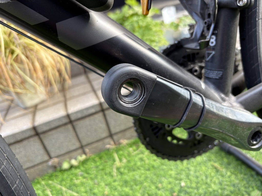 ロードバイク用クランクプロテクター型AirTagケース(ハードタイプ)