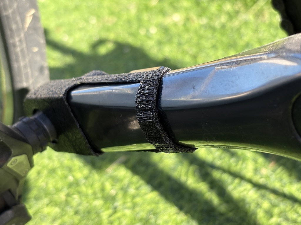 シマノ対応クランクプロテクター一体型AirTagケース(ケイデンスセンサーマウント付き)