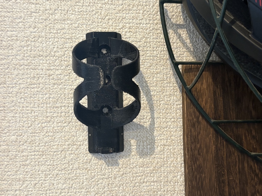 ガスライター用ガス缶壁掛けホルダー