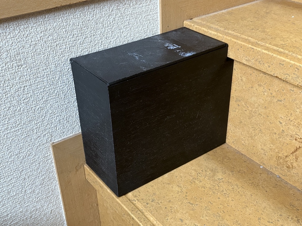 階段用収納ボックス