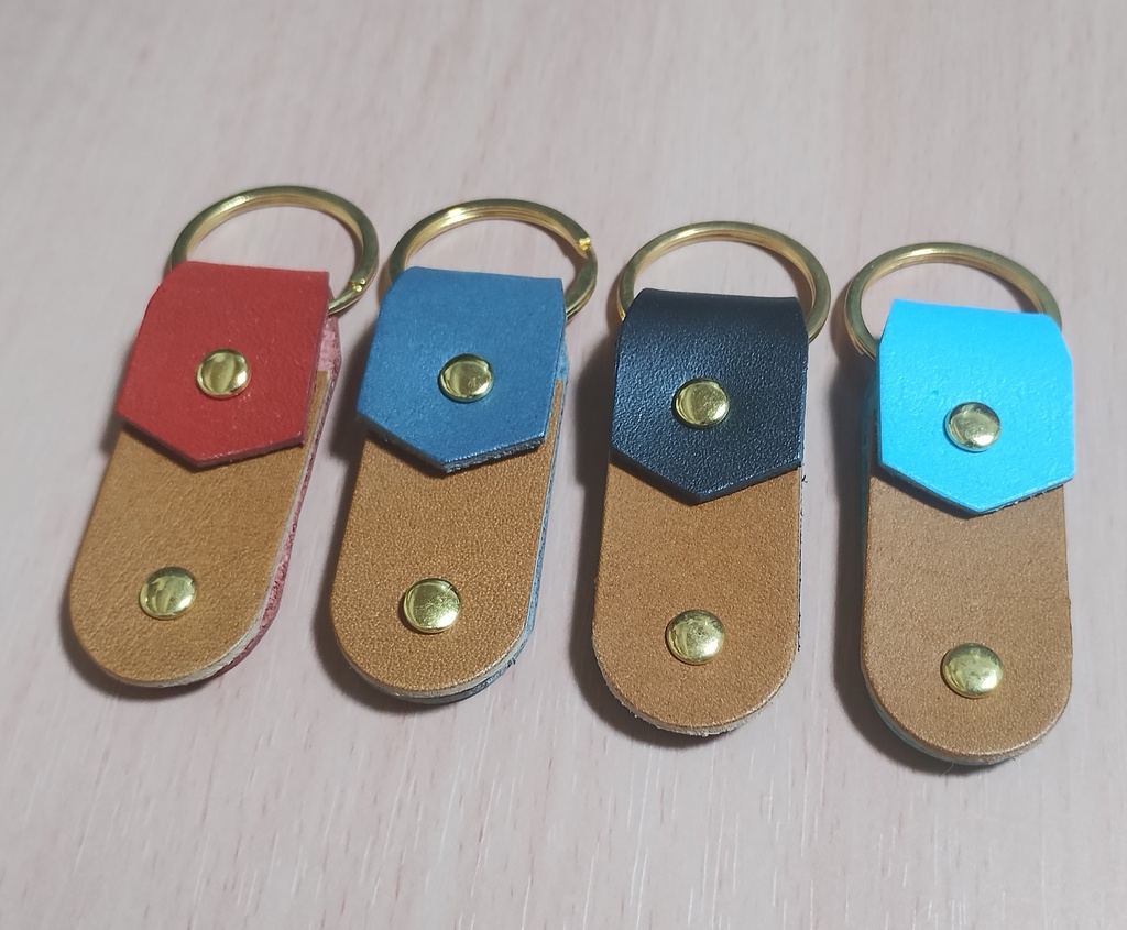 本革 ツーカラーキーホルダー