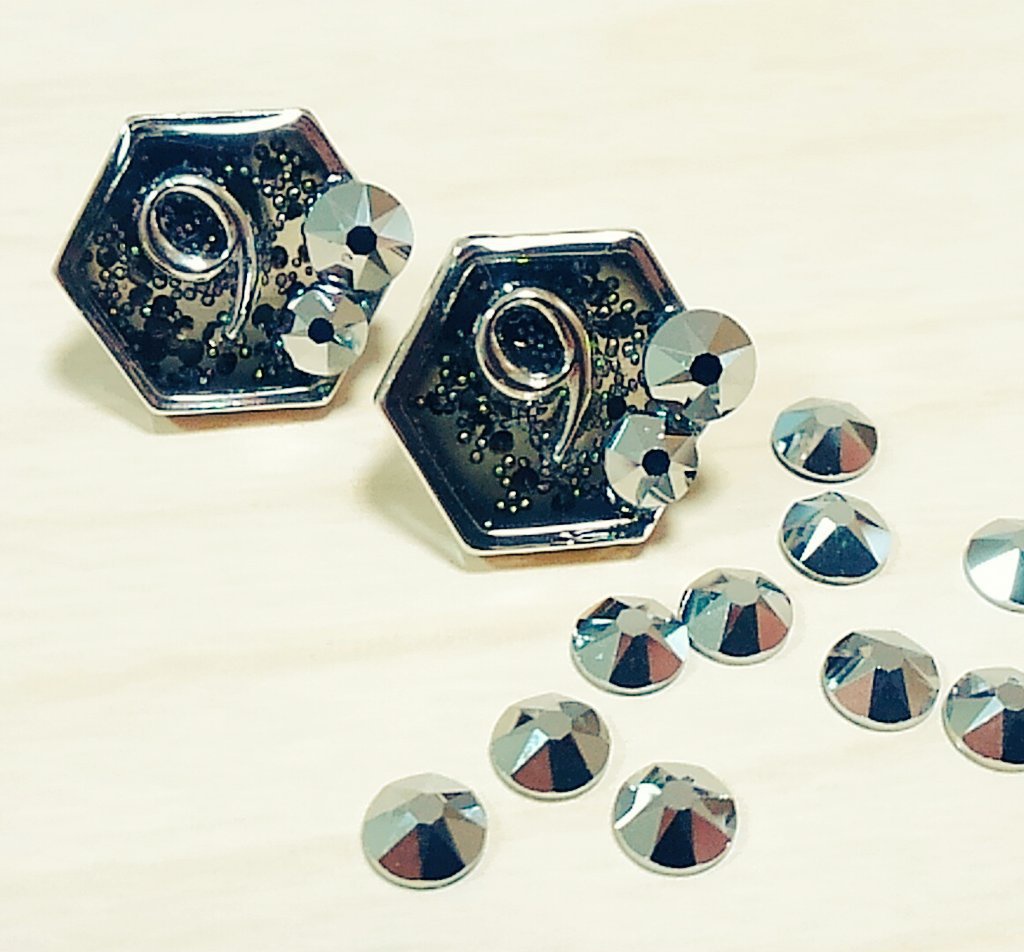 9鉄ピアス