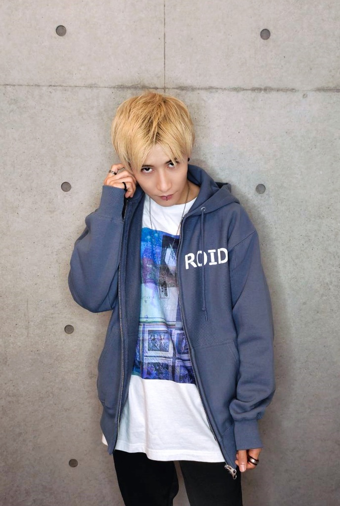 HEAVYWEIGHT ZIP HOODIE