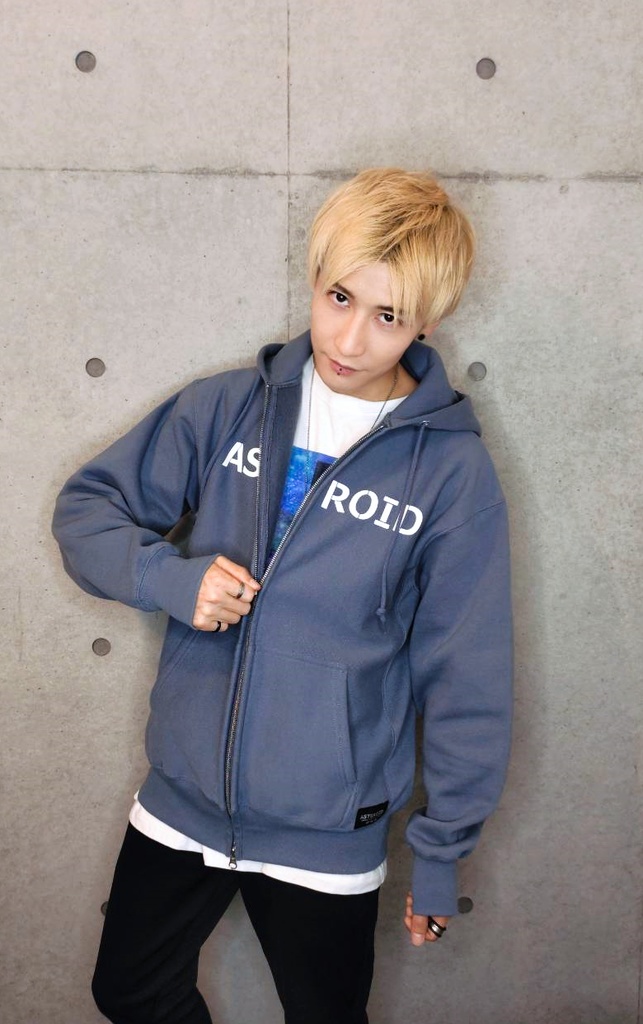 HEAVYWEIGHT ZIP HOODIE