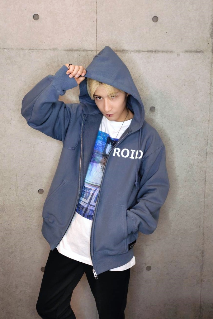 HEAVYWEIGHT ZIP HOODIE